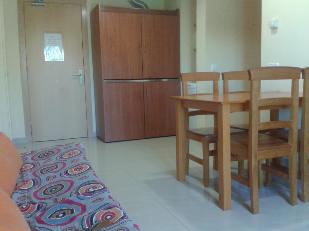 Apartamentos Fonda Finet Sant Felíu de Pallarols Quarto foto