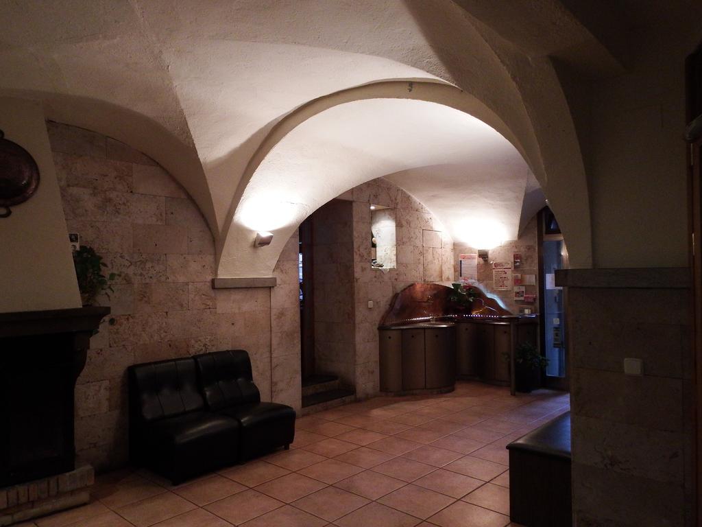 Apartamentos Fonda Finet Sant Felíu de Pallarols Exterior foto